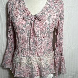 Robbie Bee Long Sleeve, V Neck Top.